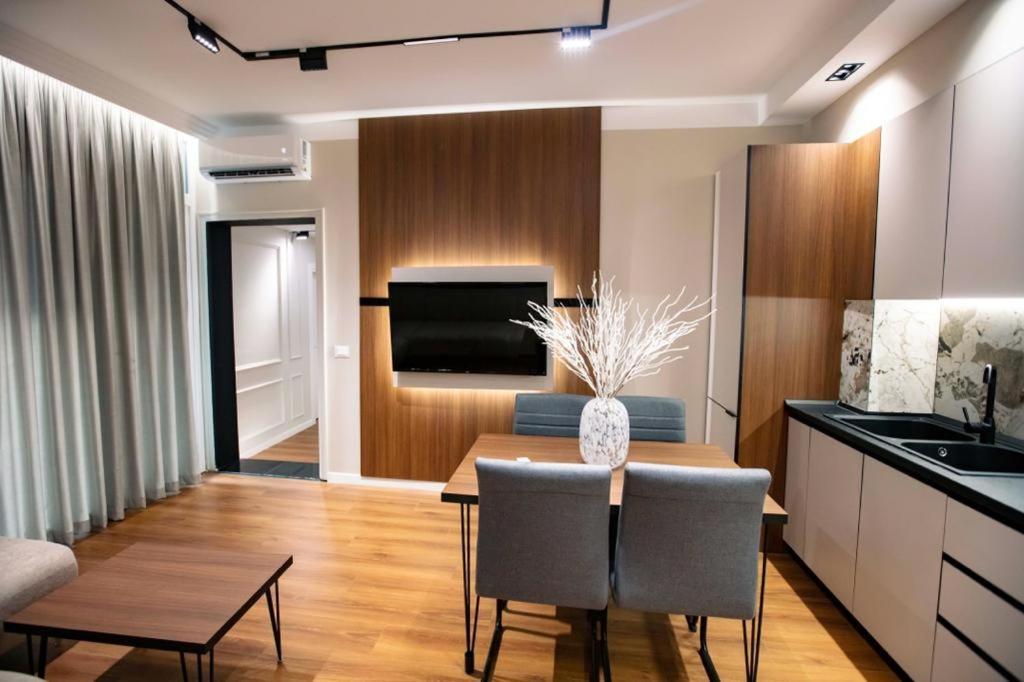 Luxury Apartment At Condor Center Tirana Exteriér fotografie