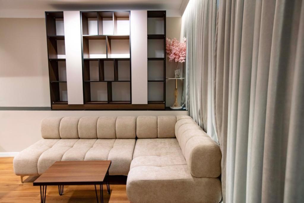 Luxury Apartment At Condor Center Tirana Exteriér fotografie